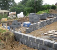 Vide sanitaire pris de la terrasse, partie coté rue.
