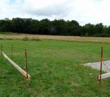 C'est parti ! Démarrage du chantier le 11 juillet. Implantation.