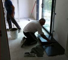 Carrelage en cours de pose