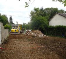 Tra&ccedil;age pour positionner la maison. le trait repr&eacute;sente la fin du garage
