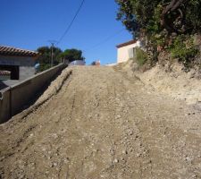 Mur descente accès garage.
vue coté garage.