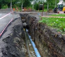 Sont passés sous la rue pour raccorder au réseau
