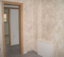 Ici on accrochera l'aspirateur c'est tjs le cellier et en blanc c'est un cache collecteurs du chauffage au sol !