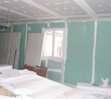 Chantier au ralentit durant l'été, on isole le garage