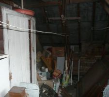 Le grenier qui deviendra une salle de bains et un bureau