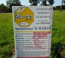 &Ccedil;a y est, le panneau est en place, et le chantier d&eacute;marre cette semaine!!!
