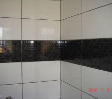 Pose de la faience dans la douche italienne