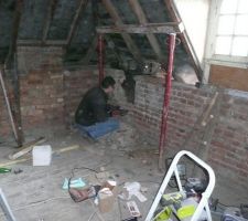 Ouverture pour acces a la piece qui est derri&egrave;re (grenier ext&eacute;rieur)