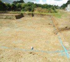 Trac&eacute; des fondations vu du parking