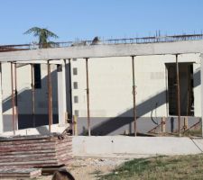 Abri voiture décoffré