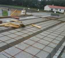 Hourdis pr&ecirc;ts pour la dalle