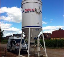 Arrivée du silo pour les chapes liquides