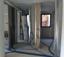 Électricité et cloisons su rdj