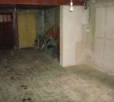 Garage vidé pour livraison isolation