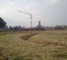 Petite v&eacute;rification pour voir l'avanc&eacute;e des travaux.

Les terrains des maisons en location ont bien avanc&eacute;, mais pas le miens et ceux de mes voisins, libre de construceur...