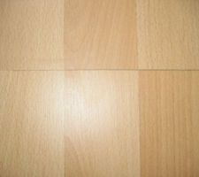 Probl&egrave;me avec le parquet h&ecirc;tre dans la chambre n&deg;2- ne s'emboite pas pardaitement
