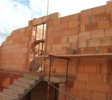 2 ao&ucirc;t, ma&ccedil;onnerie bient&ocirc;t termin&eacute;e