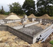 Le vide sanitaire avec 2 rangs de parpaings
