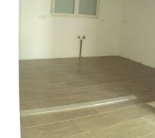 D&eacute;but pose carrelage cuisine
