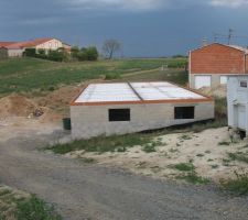 Correction faite, la dalle du rdc est prête à être coulée sur le polystyrène