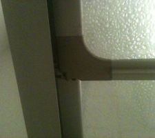 Pi&egrave;ce porte de douche 1