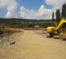 Le terrassement avance plut&ocirc;t bien.