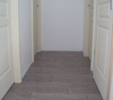 Couloir de l'étage en cours de finition