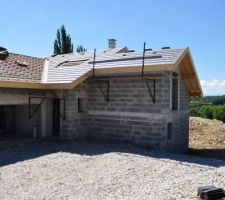 Il reste un pan du garage à couvrir