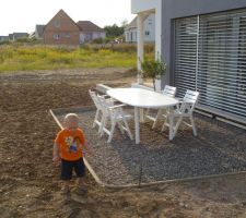 Salon de jardin de la terrasse sud installé