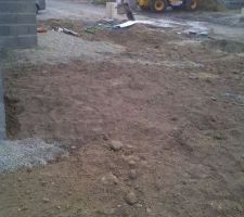 Bout de terrain devant la maison !