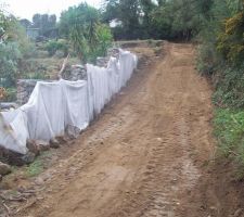 Terres maintenues par les gabions,terrasses acc&eacute;ssibles pour d&eacute;caisser