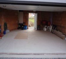 Garage rangé et débarrassé de tous les déchets