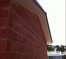 Le bardage de la sous toiture a été posé