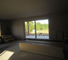 Salon s&eacute;jour avec vue sur la terrasse