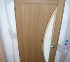 La porte d'entrée vue de l'intérieure