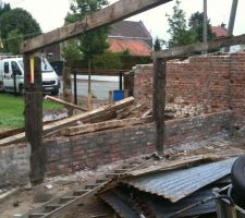 Toiture et charpente démolies