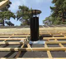 Le chapeau est posé temporairement (un autre tube de 1m dort dans le garage)