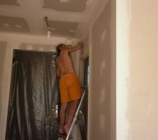 Ponçage de Bandes en Famille