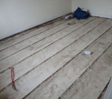 Vue du salon apres le parquet enlever