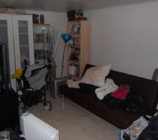 Piece du sous-sol.(chambre d'appoint)