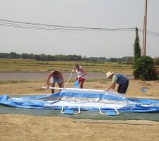 Suite de l'installation de la piscine