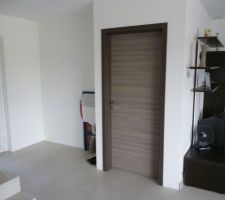 Porte de la salle d'eau du RDC posée