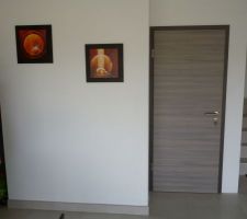 Porte de la cave posée