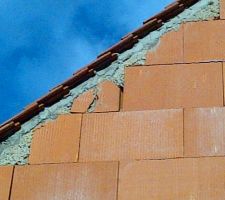 Mauvais cimentage des tuiles de rives, et malfaçons de pose des tuiles