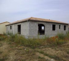 Vue arrière de la maison.