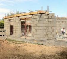 D&eacute;but de l'&eacute;l&eacute;vation des murs
