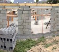 D&eacute;but de l'&eacute;l&eacute;vation des murs
