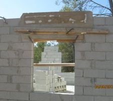 Coffrages et coulage des linteaux.