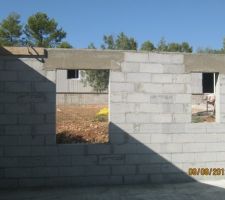 Coffrages et coulage des linteaux.