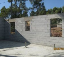 Coffrages et coulage des linteaux.